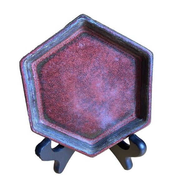 5-inch Hexagon Terracotta Red Plant Saucer Holder - Picture 1 of 5